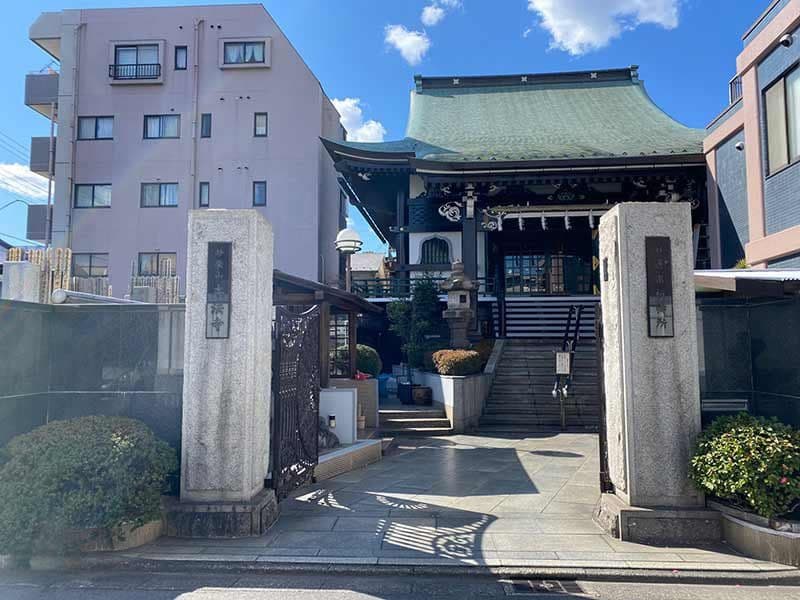 本法寺墓地　立派な入口