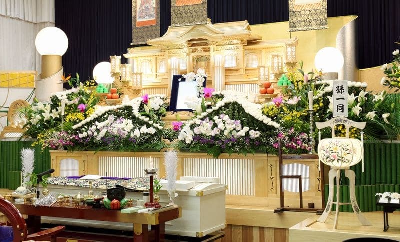 葬式の祭壇