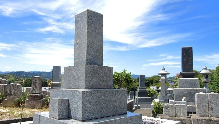一般的な和型墓石